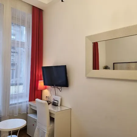 Connection 4* Budapest