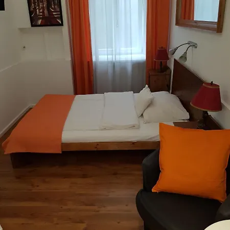 Connection Vendégház 4*