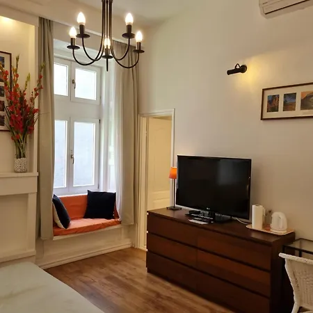 Connection 4* Budapest