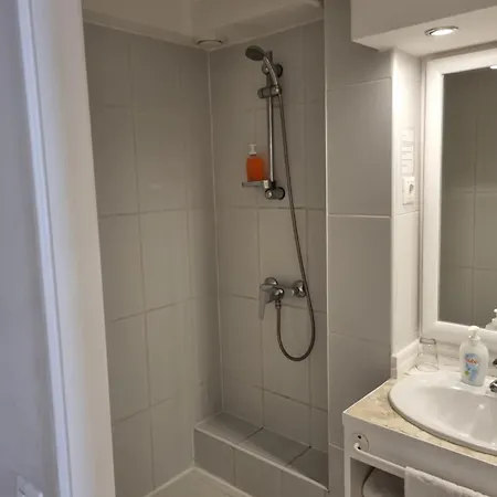 Connection 4* Budapest